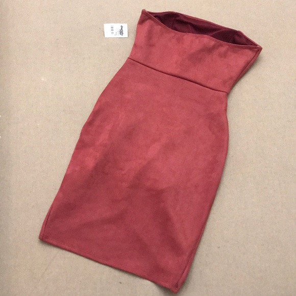 NEW. Short Sleeveless Bodycon Dress - Picture 2 of 2